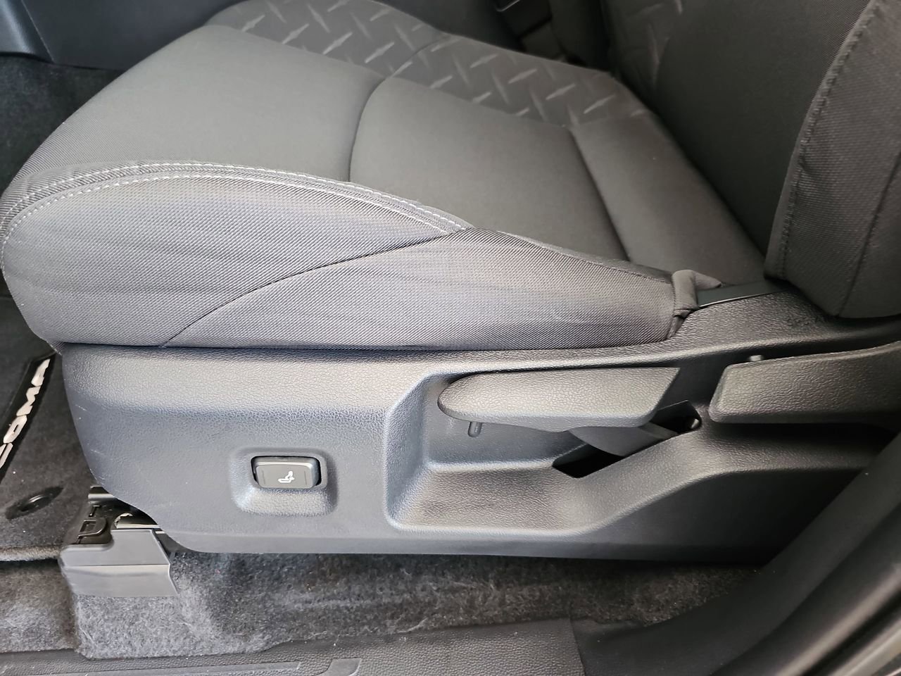 Used 2025 Toyota Tacoma SR5 image 32