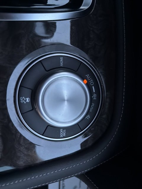 Used 2024 Nissan Armada Platinum w/ Captain's Chairs Package image 31