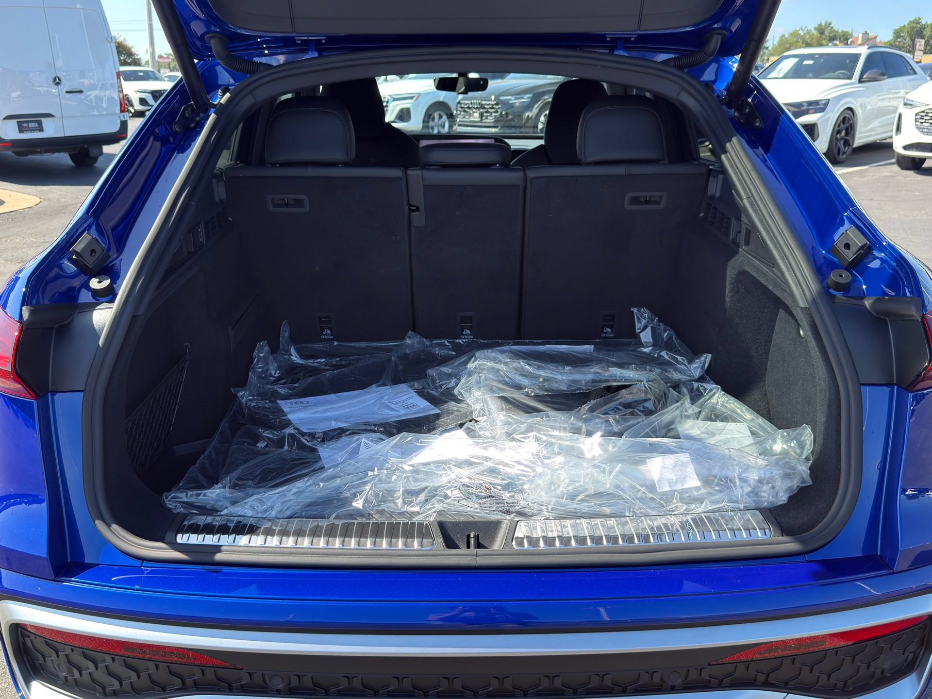 New 2026 Audi SQ5 Prestige AWD/4WD image 9