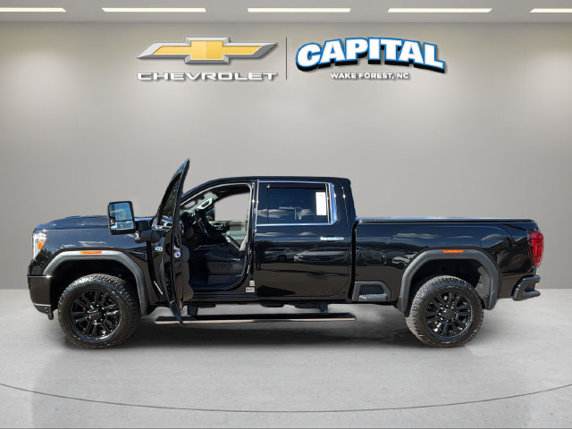 Used 2023 GMC Sierra 2500 Denali w/ Denali Black Diamond Edition AWD/4WD image 11