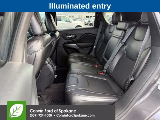 Used 2019 Jeep Cherokee Latitude Plus w/ Comfort/Convenience Group AWD/4WD image 11