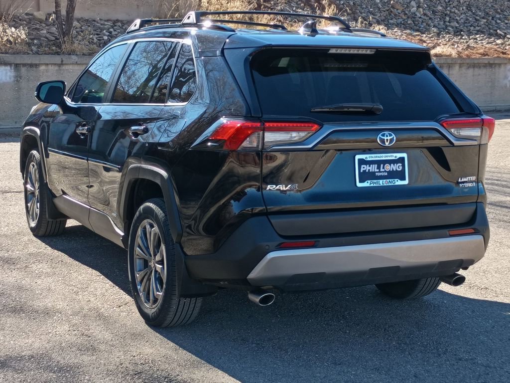 Used 2022 Toyota RAV4 Limited image 4
