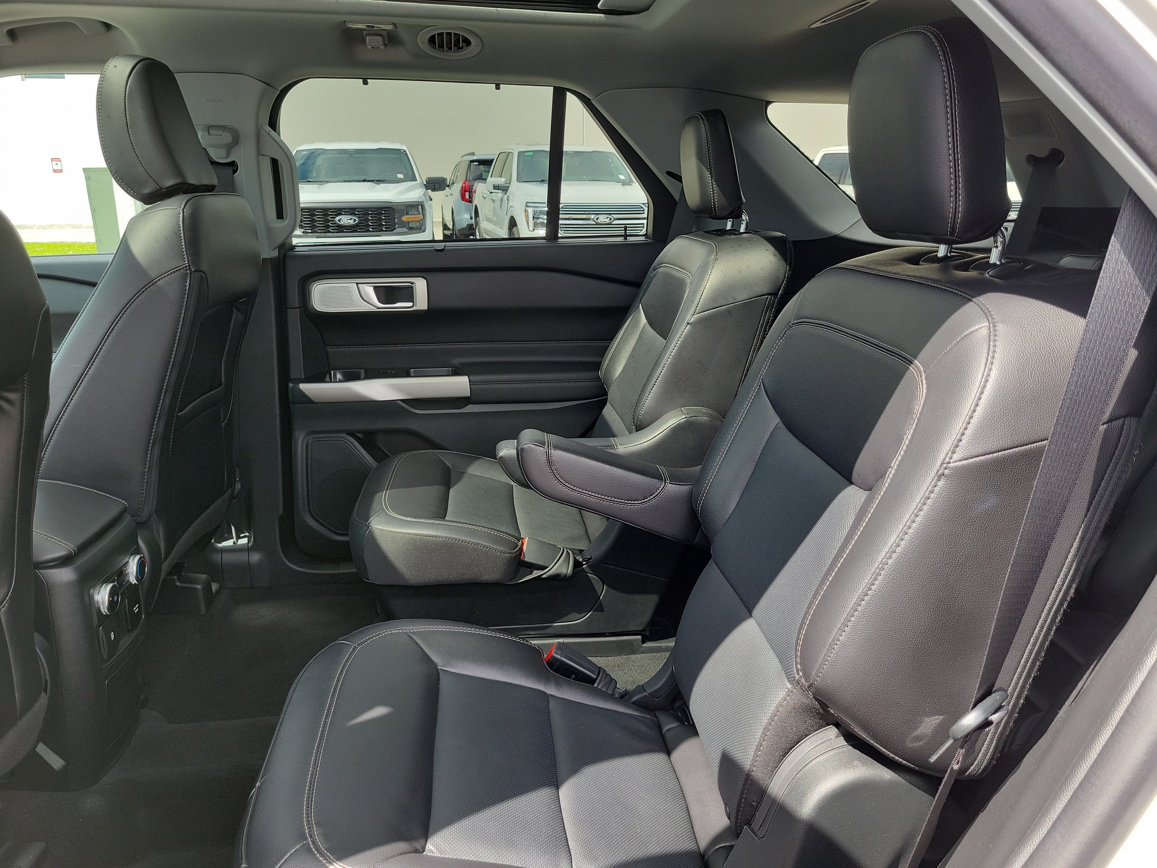Certified 2023 Ford Explorer Limited w/ Limited Technology Package RWD image 13