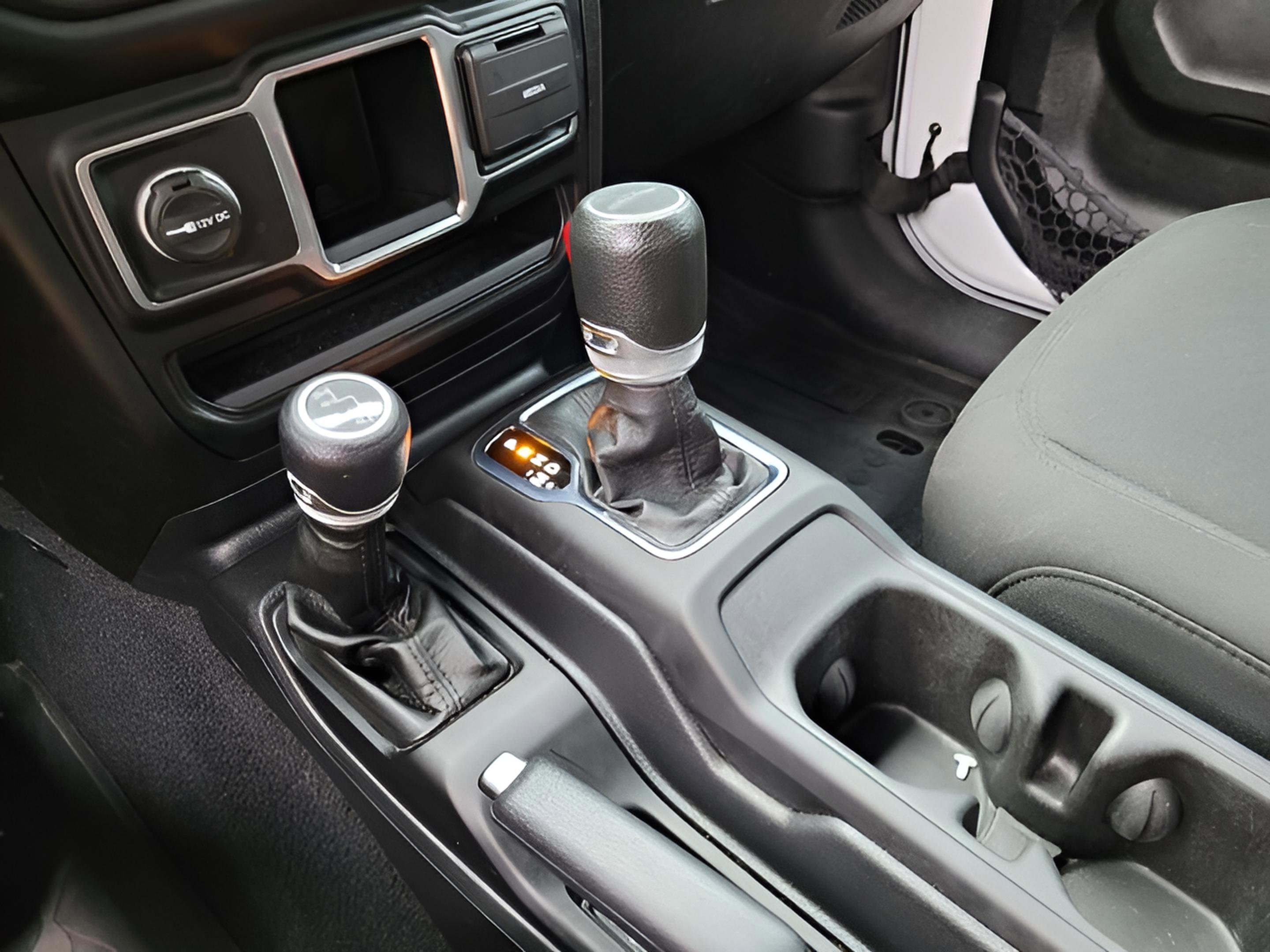 Used 2023 Jeep Gladiator Sport image 16