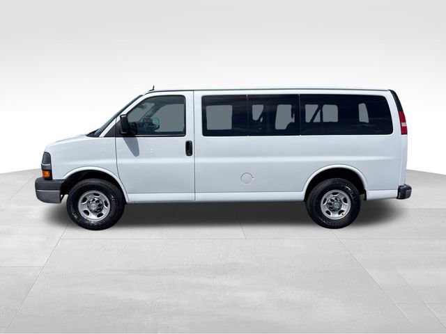 Used 2015 Chevrolet Express 2500 LT w/ LT Preferred Equipment Group RWD image 2