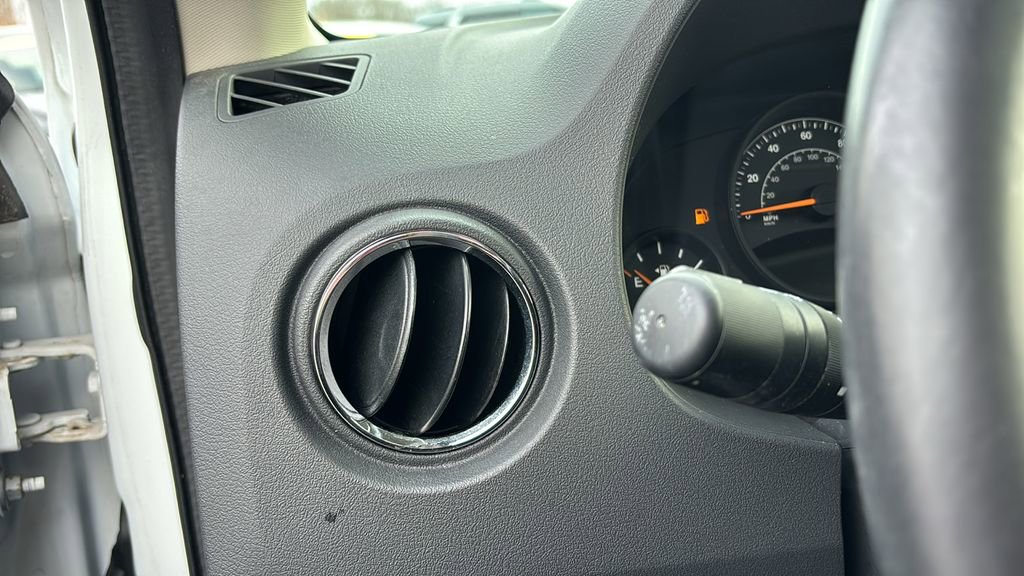 Used 2017 Jeep Patriot High Altitude image 15