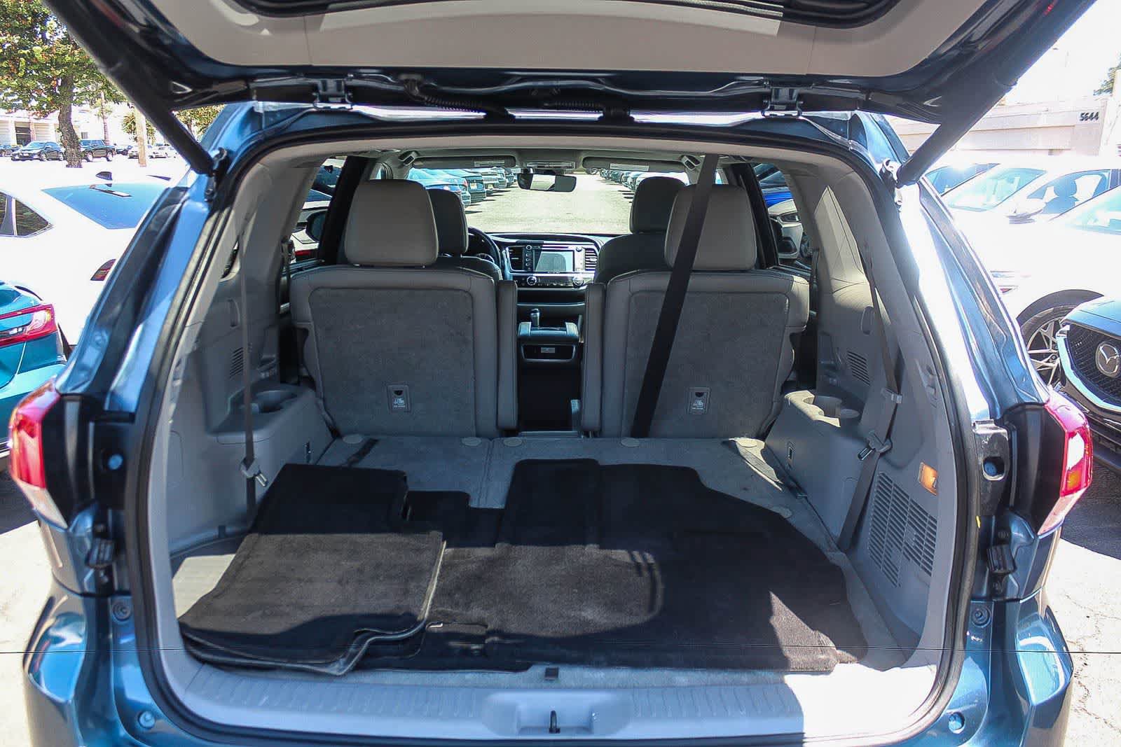 Used 2017 Toyota Highlander Limited AWD/4WD image 34