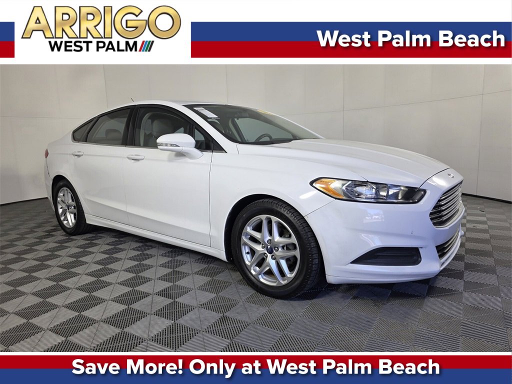 Used 2015 Ford Fusion SE image 1