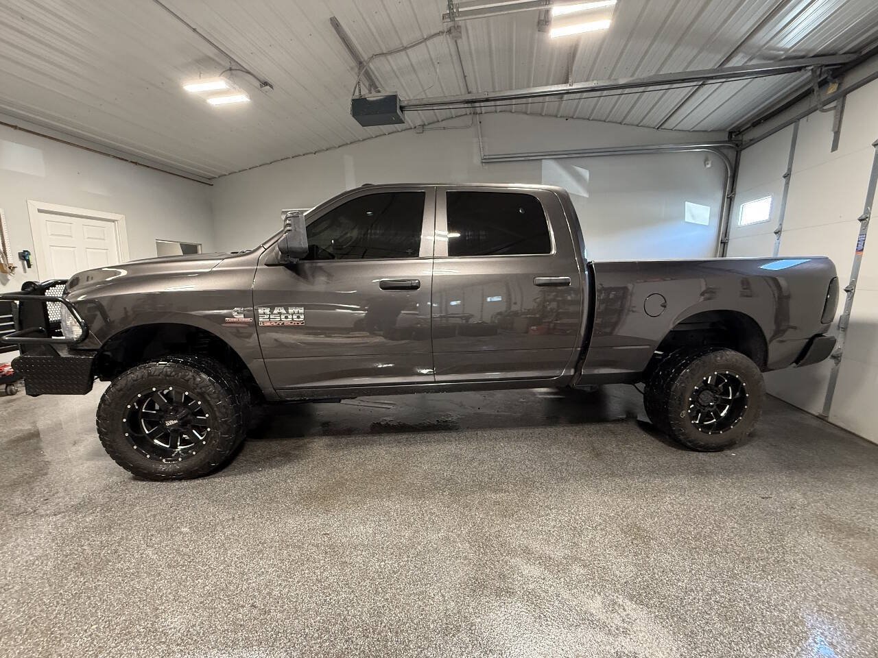 Used 2017 RAM 2500 Tradesman w/ Chrome Appearance Group AWD/4WD image 11
