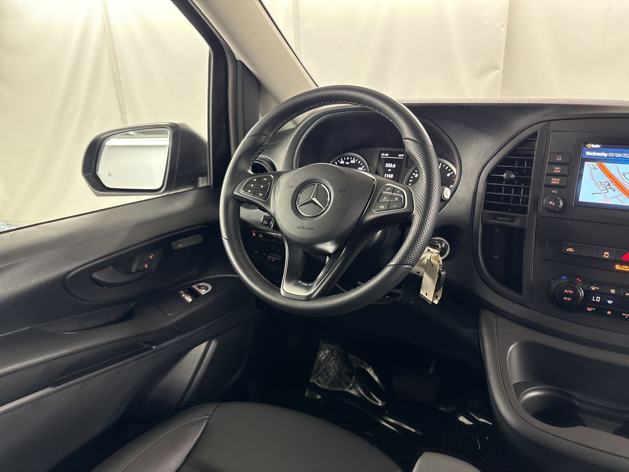 Used 2023 Mercedes-Benz Metris Passenger image 28