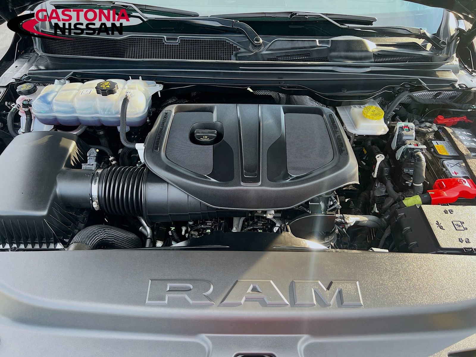 Used 2025 RAM 1500 Laramie image 39