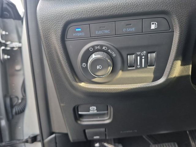 Used 2022 Jeep Grand Cherokee Limited 4xe w/ Luxury Tech Group II AWD/4WD image 25