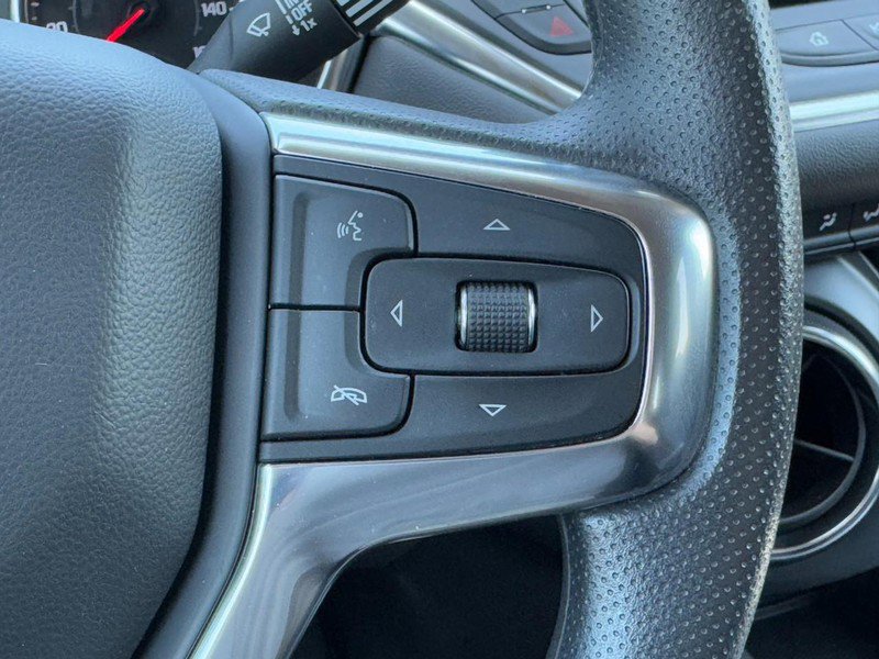 Used 2025 Chevrolet Blazer LT AWD/4WD image 17