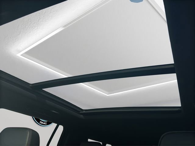 Used 2022 Chevrolet Suburban RST w/ Luxury Package image 17