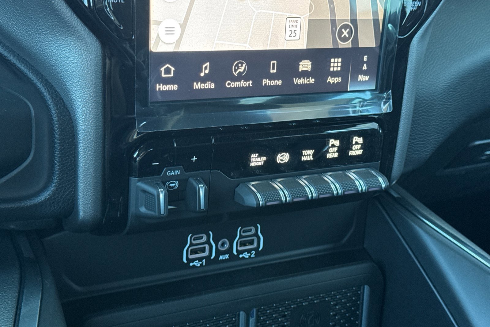 New 2026 RAM 3500 Laramie AWD/4WD image 19