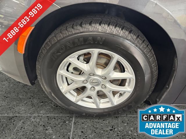 Used 2023 Chrysler Pacifica Touring-L FWD image 25