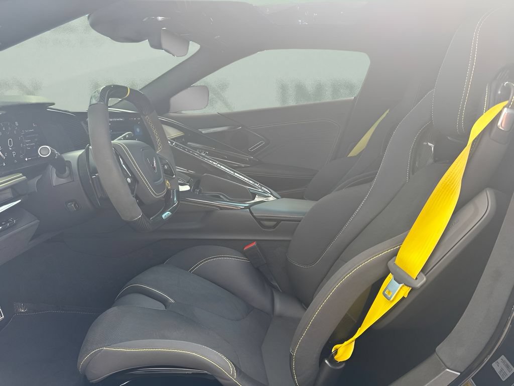 Used 2025 Chevrolet Corvette Z06 w/ Stealth Interior Trim Package RWD image 9