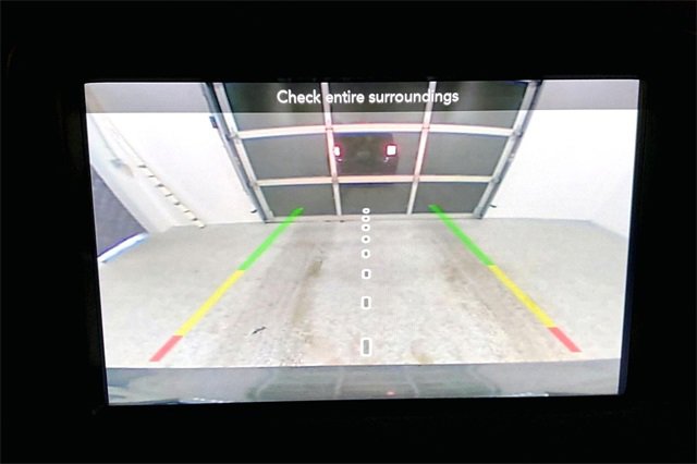 Used 2019 Jeep Renegade Latitude w/ Cold Weather Group image 14