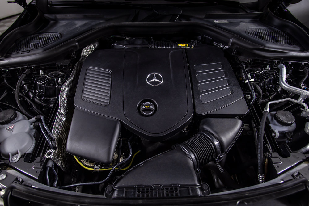 Used 2025 Mercedes-Benz GLC 300 4MATIC w/ AMG Line image 44