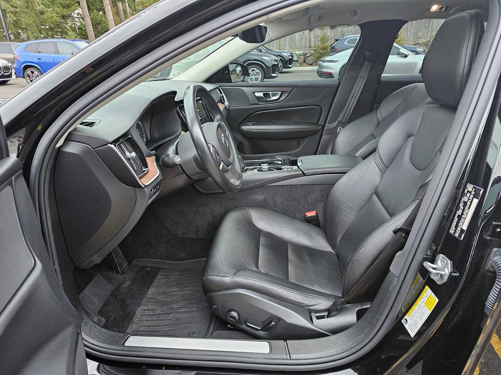 Used 2022 Volvo S60 T8 R-Design Expression w/ Advanced Package image 20