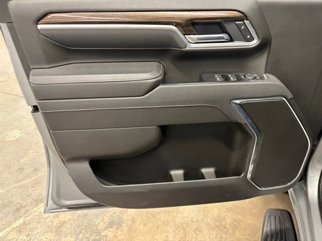 Used 2025 Chevrolet Silverado 2500 LT w/ Convenience Package image 18