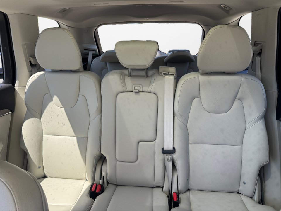 Used 2023 Volvo XC90 B6 Core w/ Protection Package Premier AWD/4WD image 12