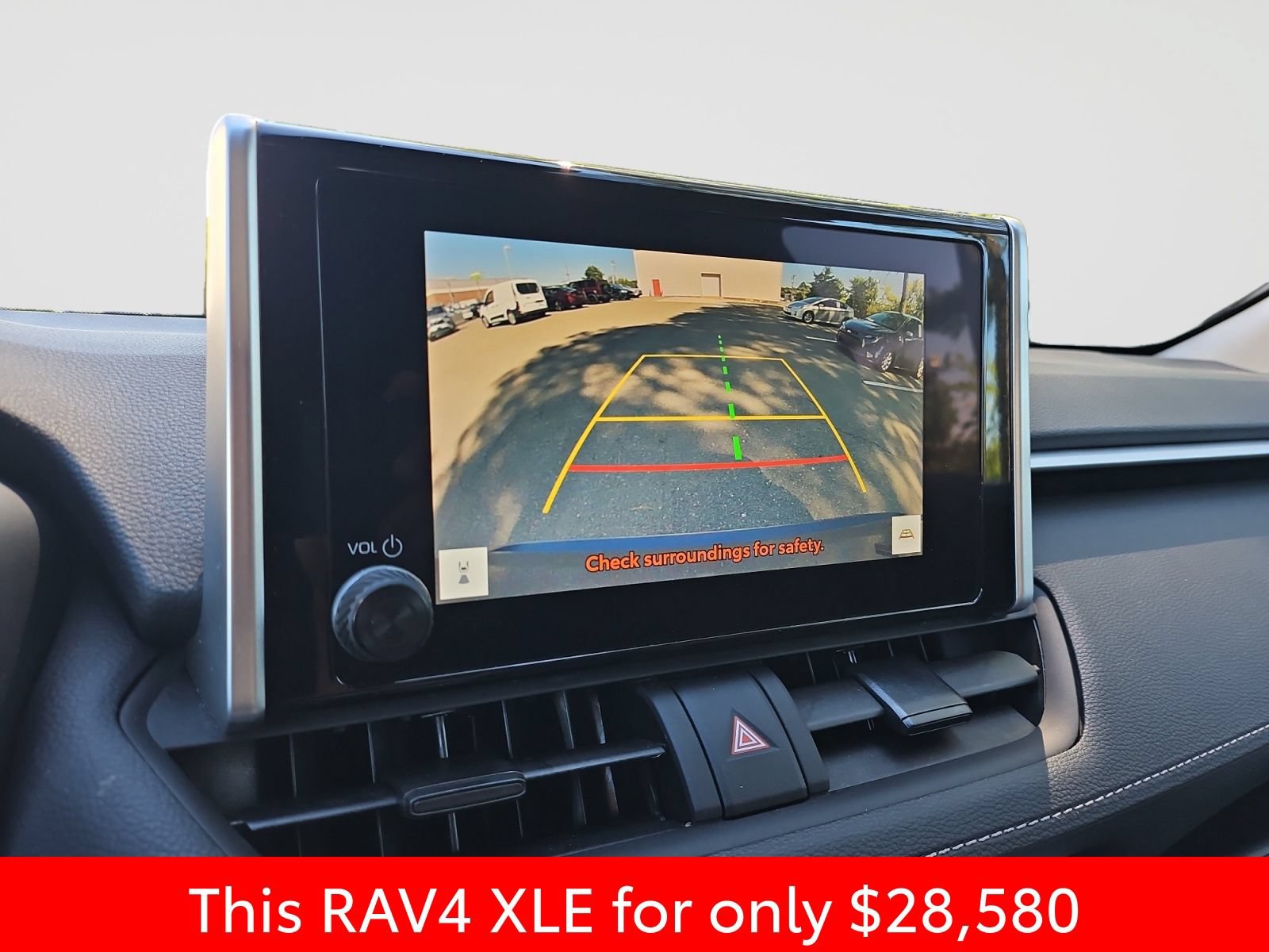 Used 2024 Toyota RAV4 XLE FWD image 28