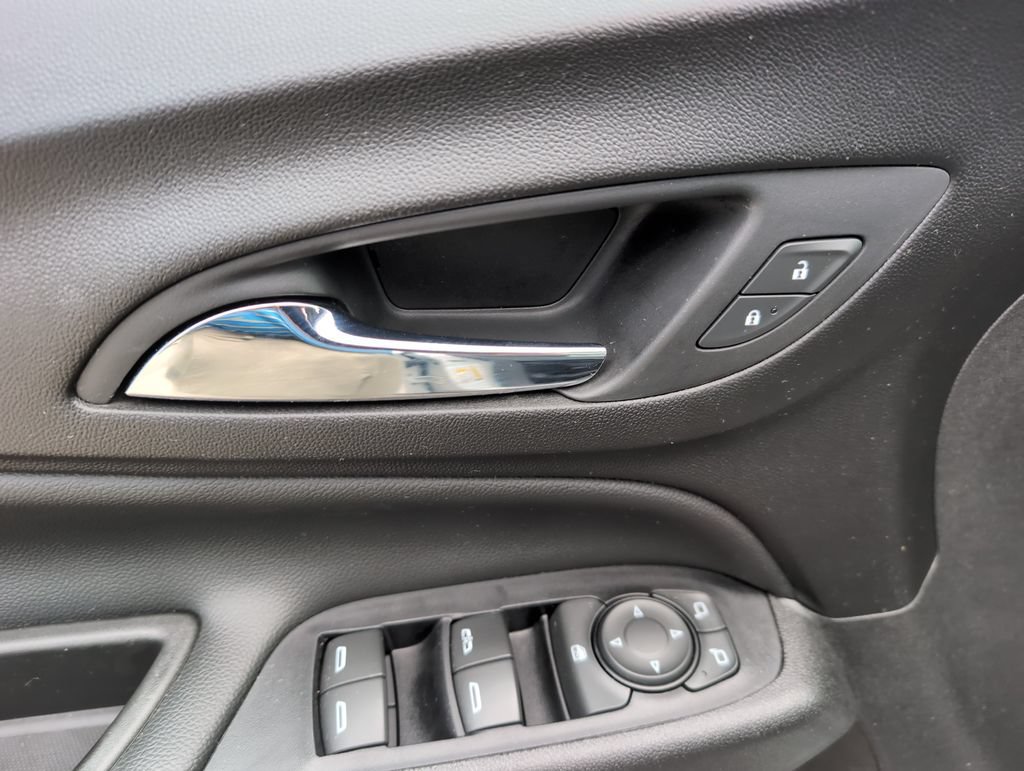 Used 2020 Chevrolet Equinox Premier AWD/4WD image 18