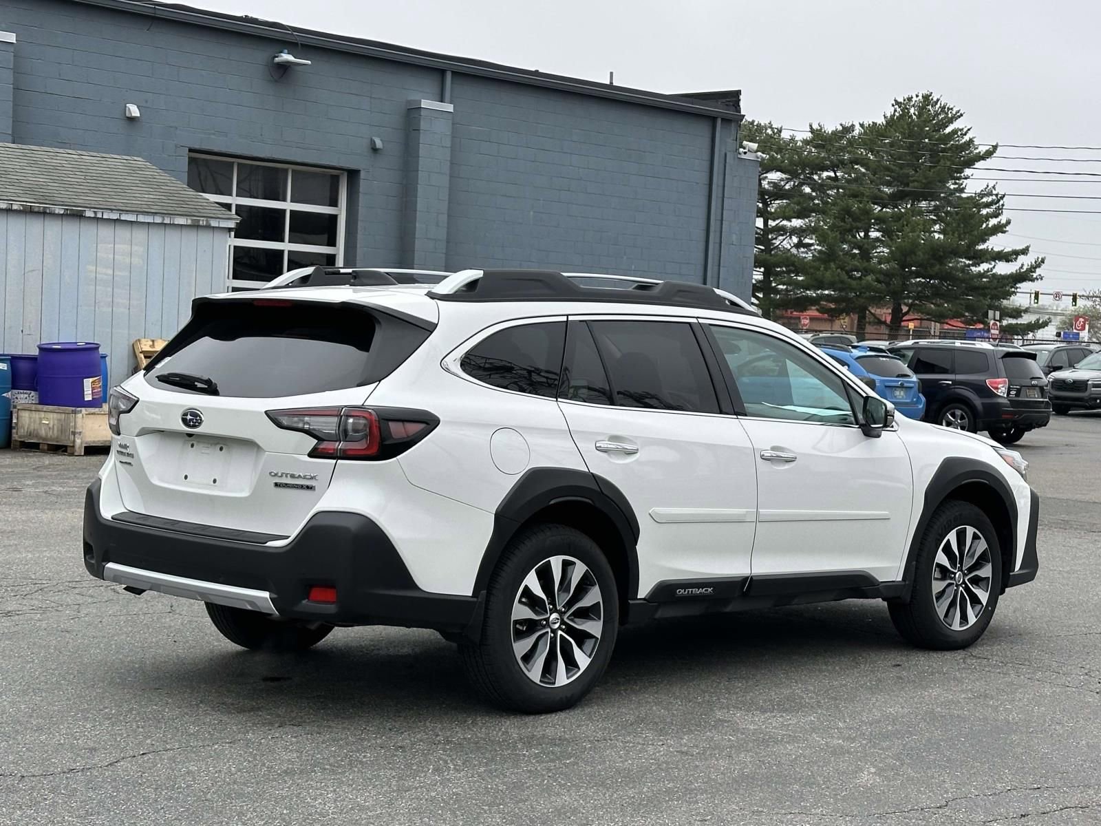 Used 2025 Subaru Outback Touring XT image 4