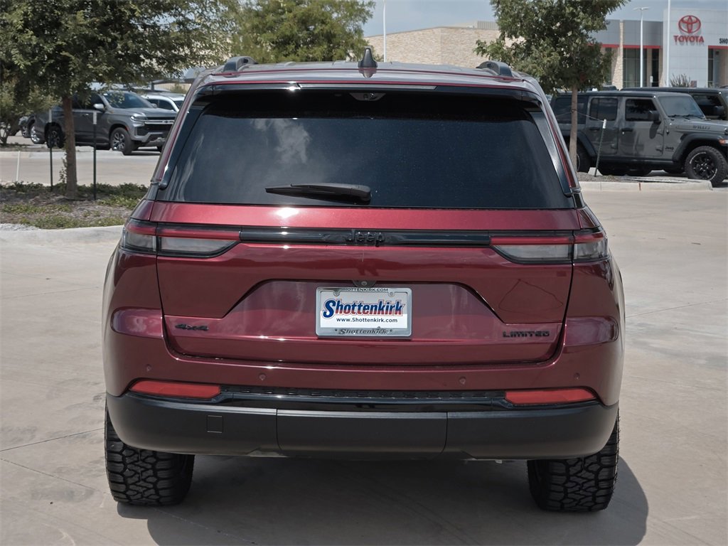 Used 2023 Jeep Grand Cherokee Limited w/ Luxury Tech Group II image 7