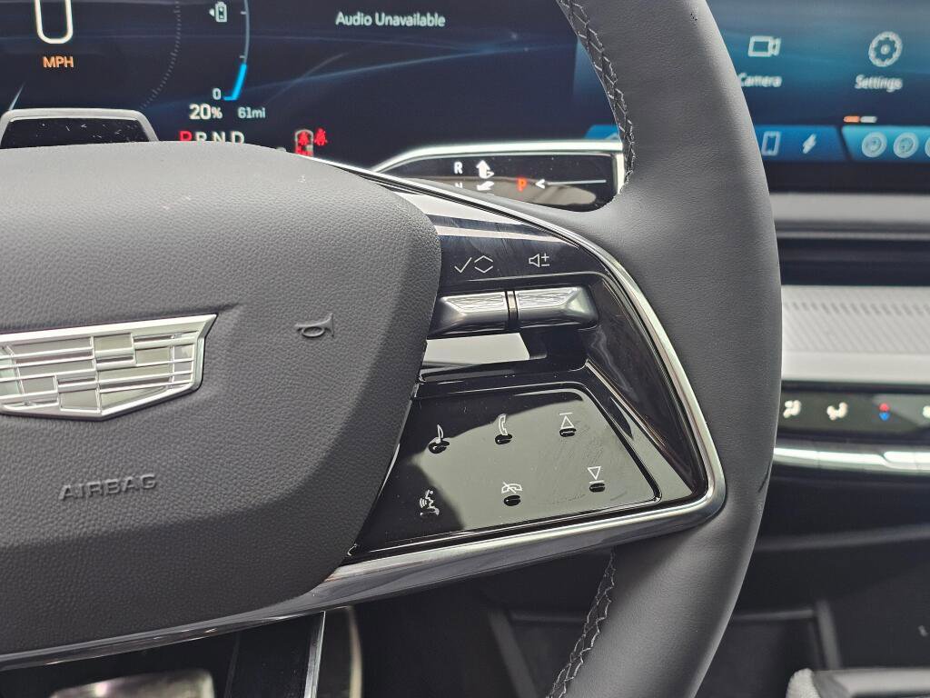 New 2026 Cadillac Optiq Luxury 2 image 32