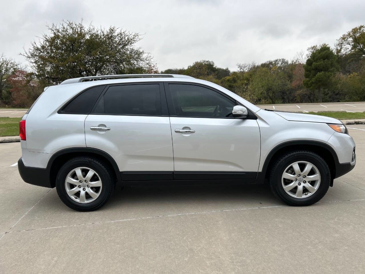 Used 2013 Kia Sorento LX w/ Convenience Pkg image 5