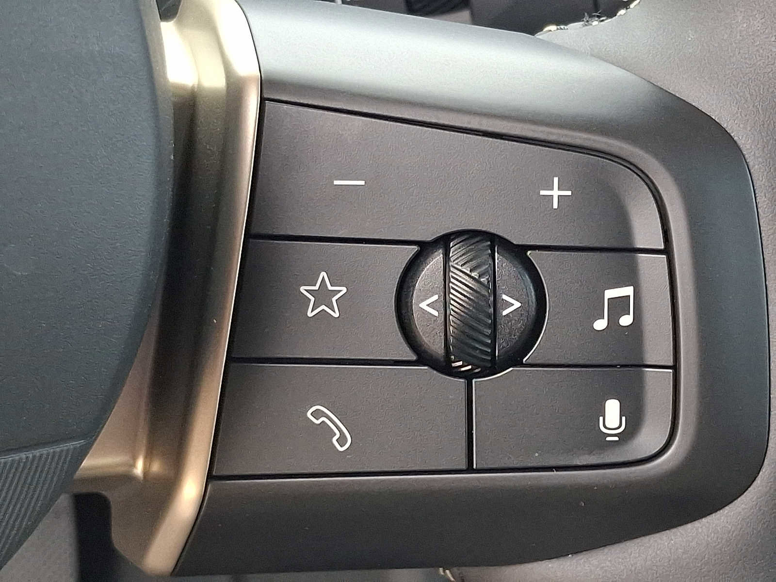 Used 2025 MINI Cooper 2-Door Hardtop FWD image 24