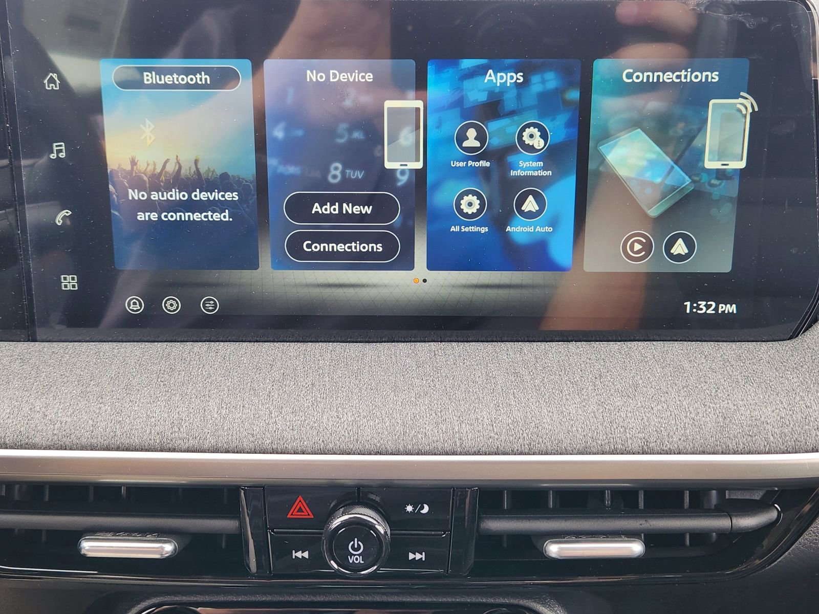 New 2026 Nissan Kicks SV image 16