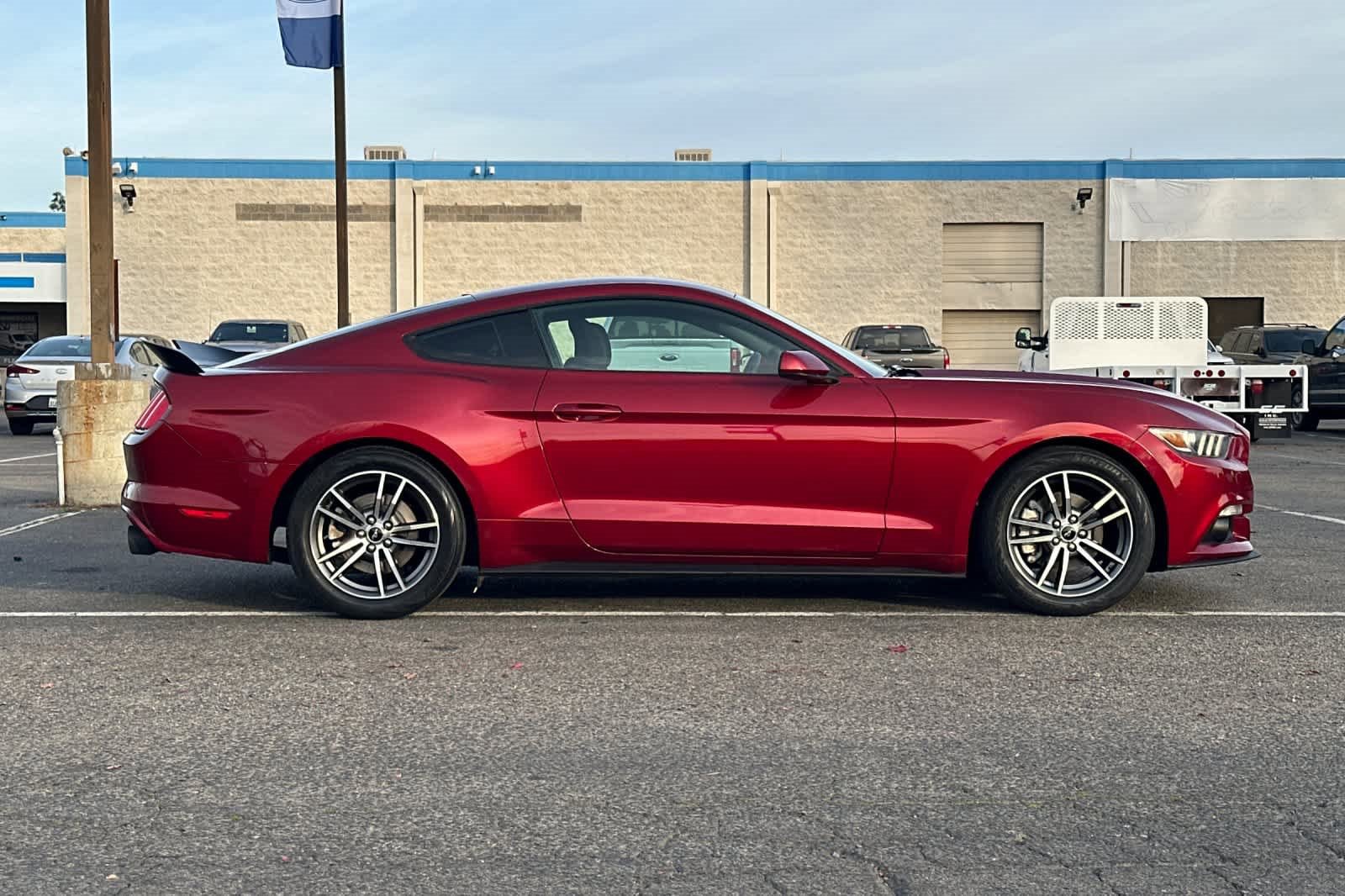 Used 2016 Ford Mustang Coupe image 8