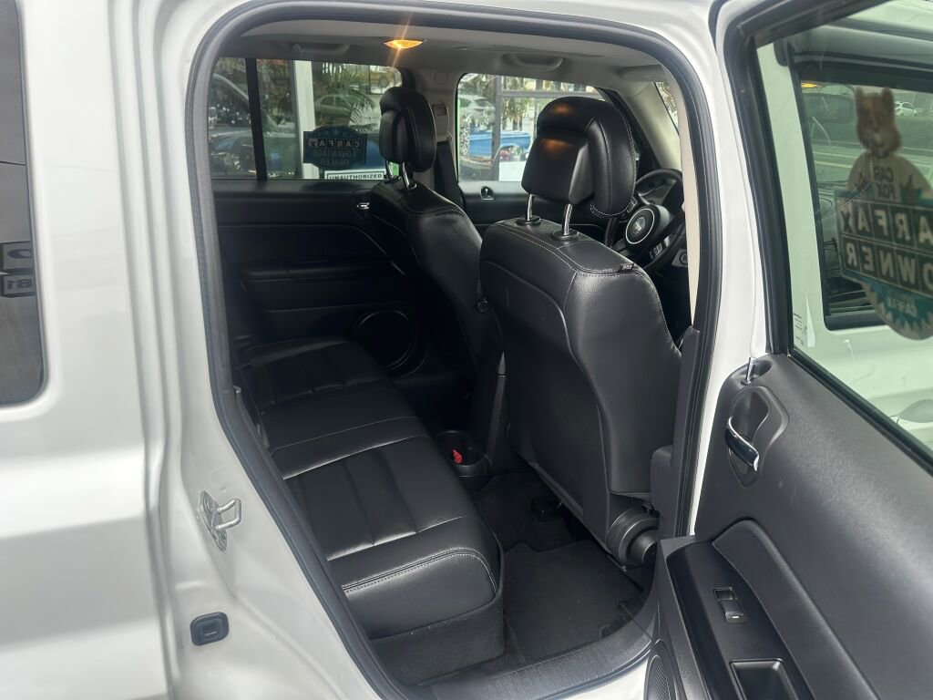 Used 2015 Jeep Patriot High Altitude AWD/4WD image 13