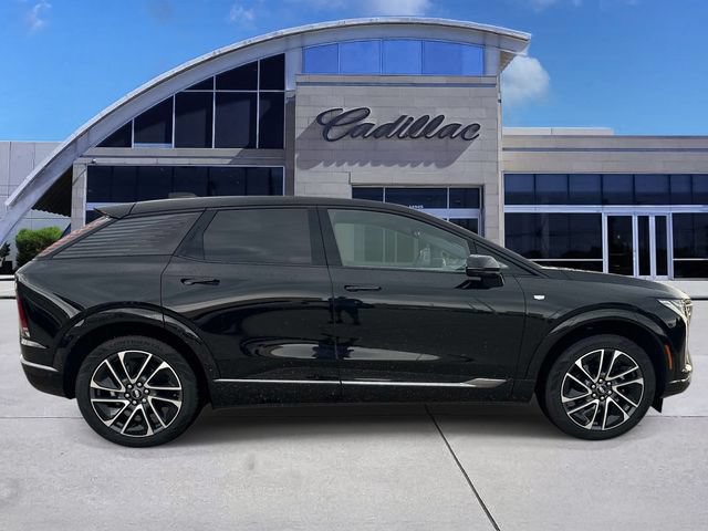 Used 2026 Cadillac Optiq Sport 2 RWD image 4