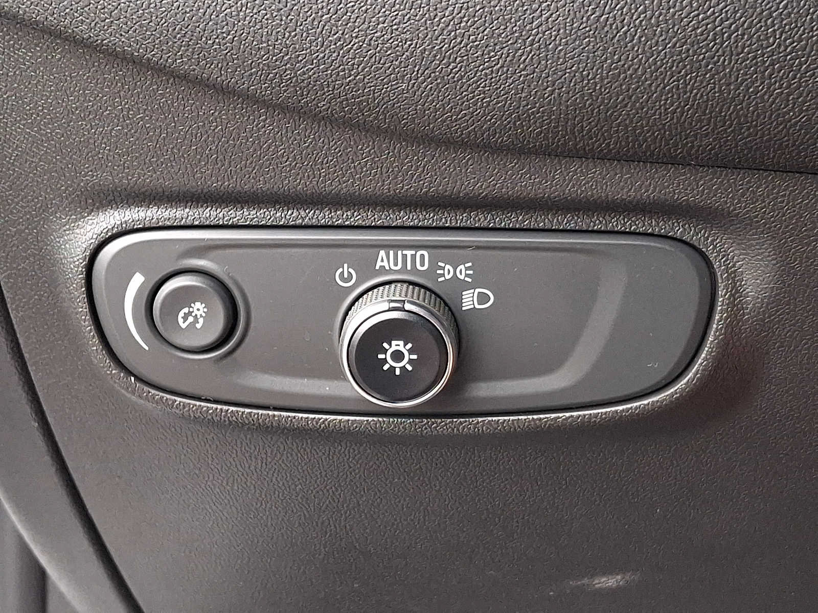 Used 2023 Chevrolet Equinox LS AWD/4WD image 23