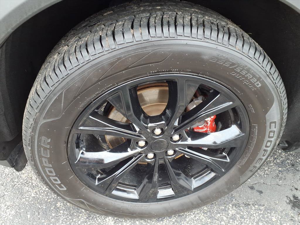 Used 2021 Ford Explorer XLT w/ Equipment Group 202A image 8