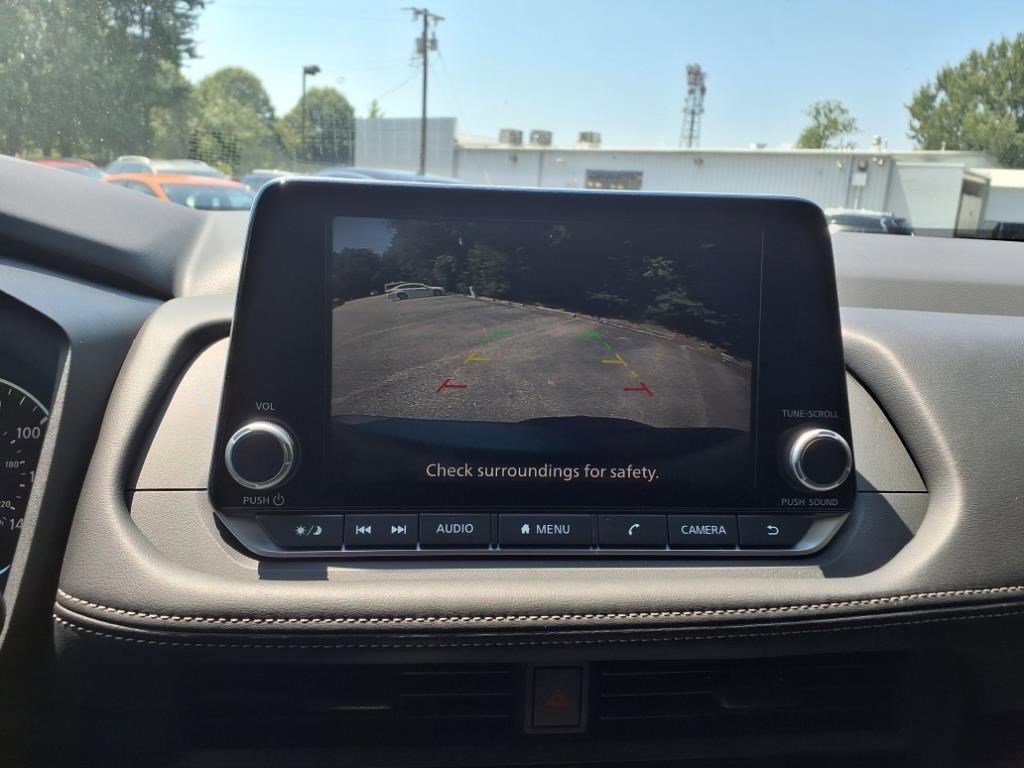 Used 2025 Nissan Rogue S image 22