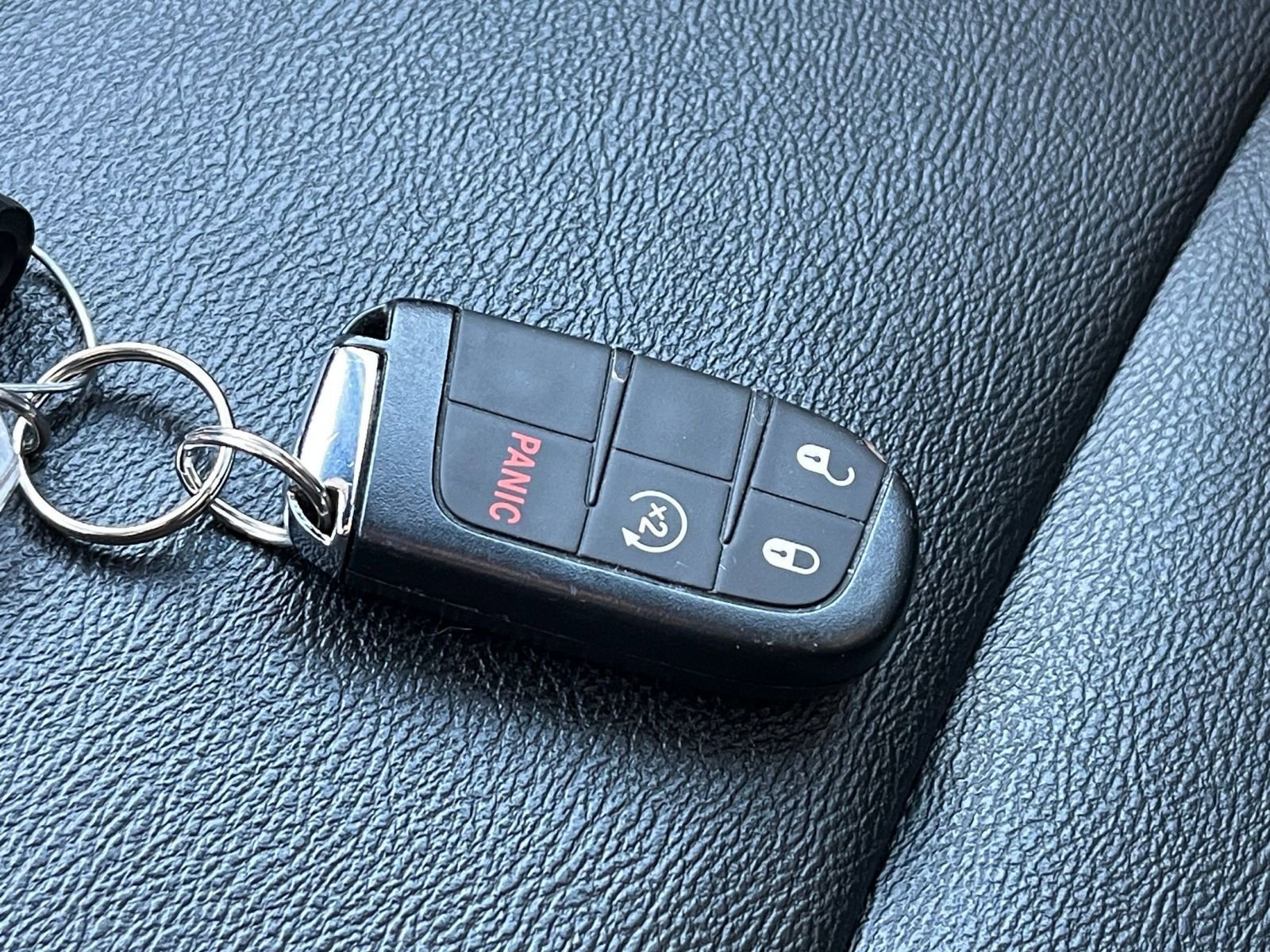 Used 2025 Jeep Compass Limited image 21