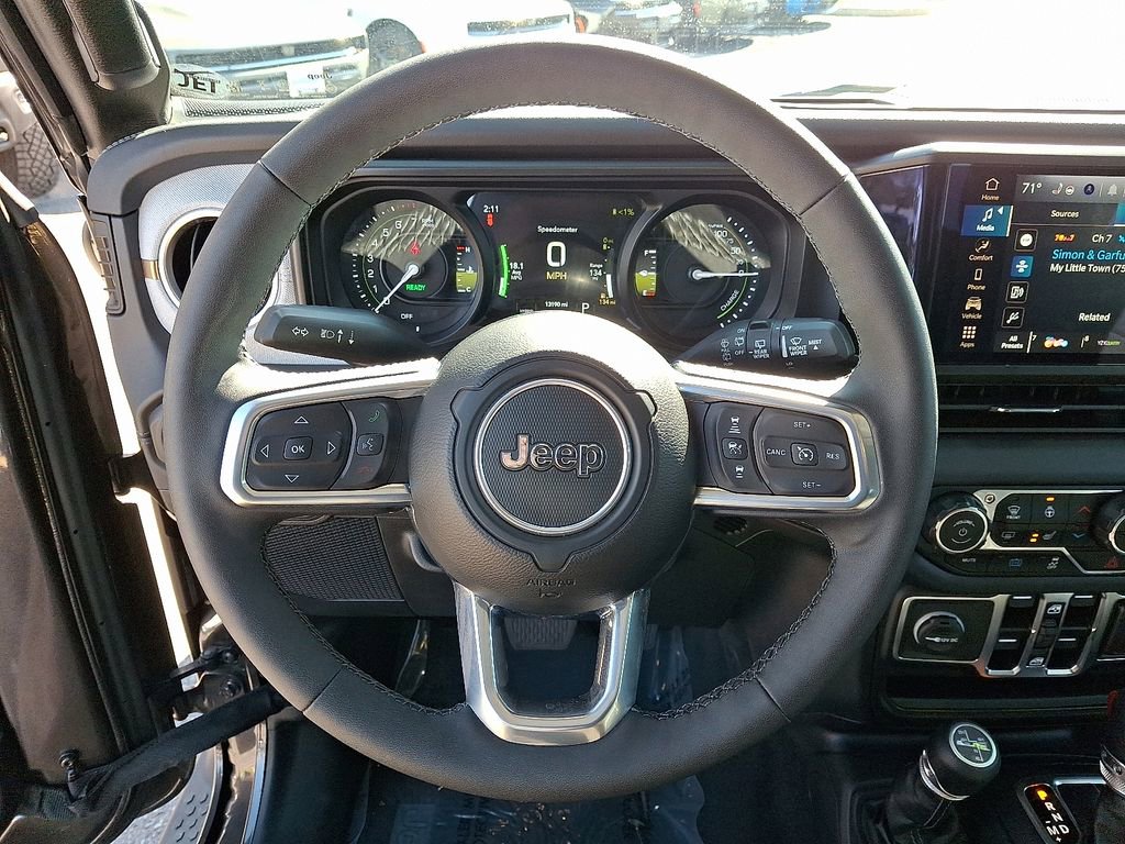 Used 2025 Jeep Wrangler Unlimited Sahara image 18