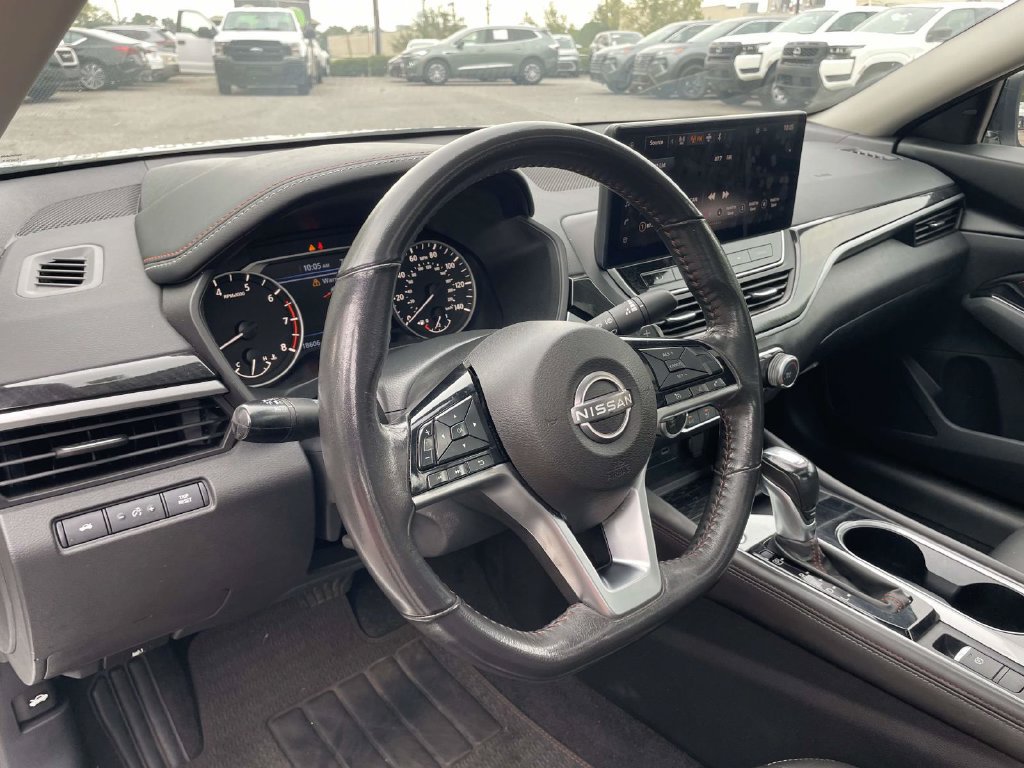 Used 2023 Nissan Altima 2.5 SR w/ SR Premium Package AWD/4WD image 19