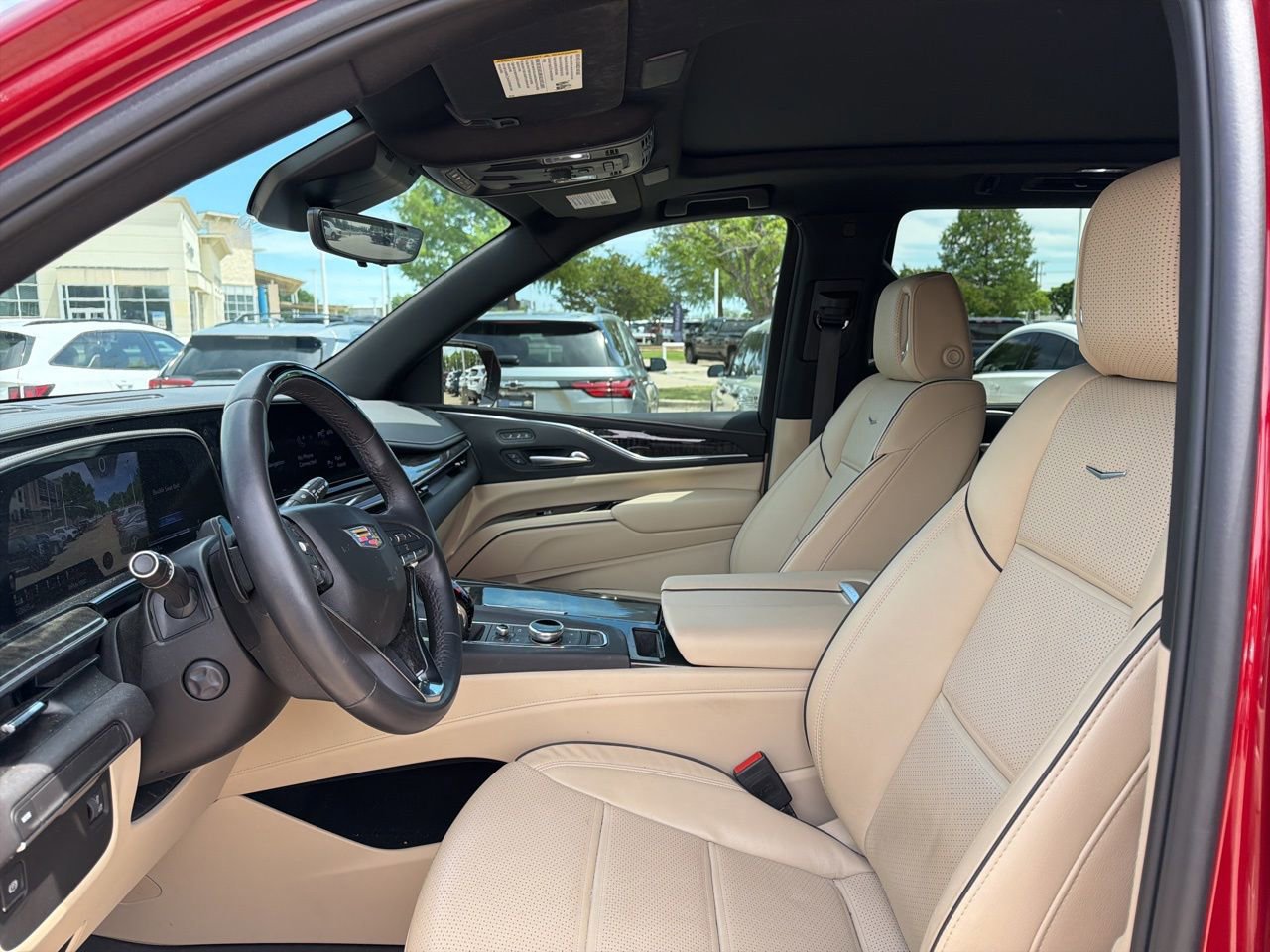 Used 2024 Cadillac Escalade Premium Luxury image 9