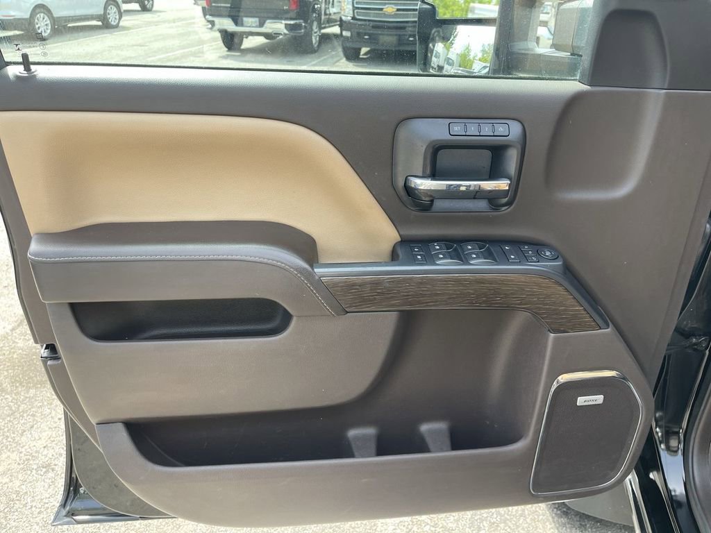 Used 2017 GMC Sierra 2500 Denali w/ Suspension Package, Off-Road AWD/4WD image 5