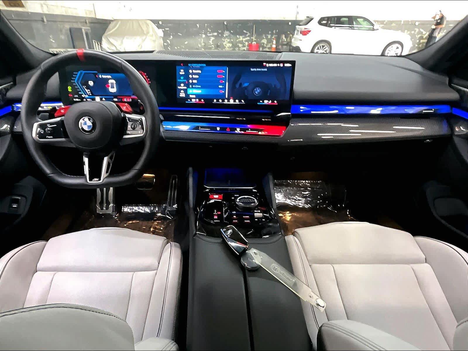 Used 2025 BMW M5 w/ Carbon Package AWD/4WD image 18