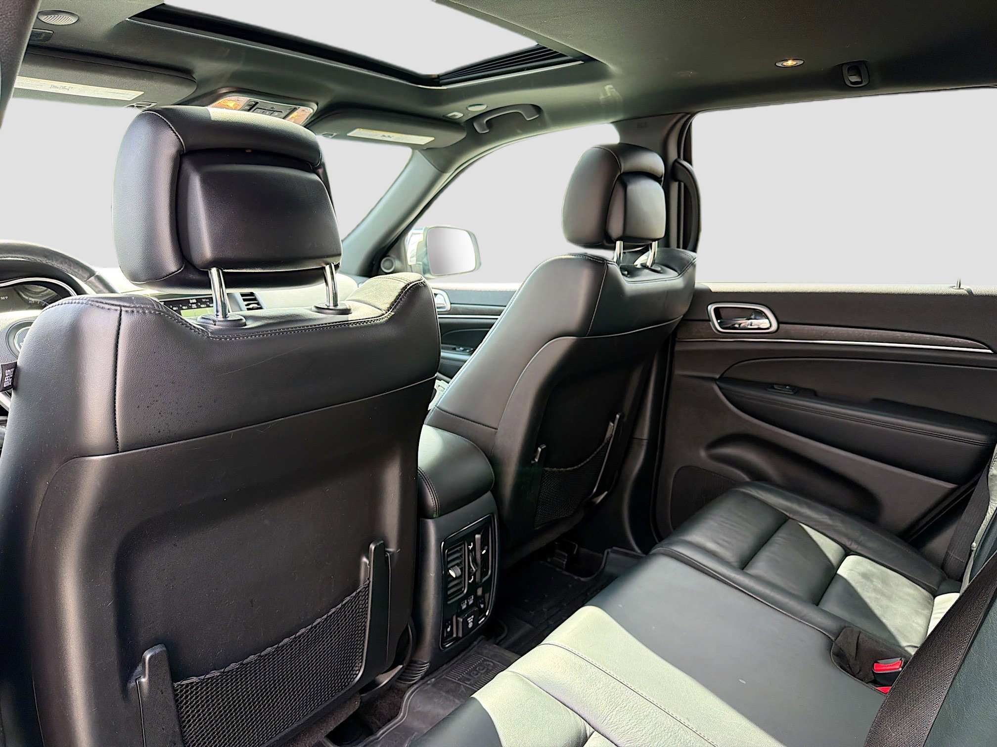 Used 2018 Jeep Grand Cherokee Limited image 6