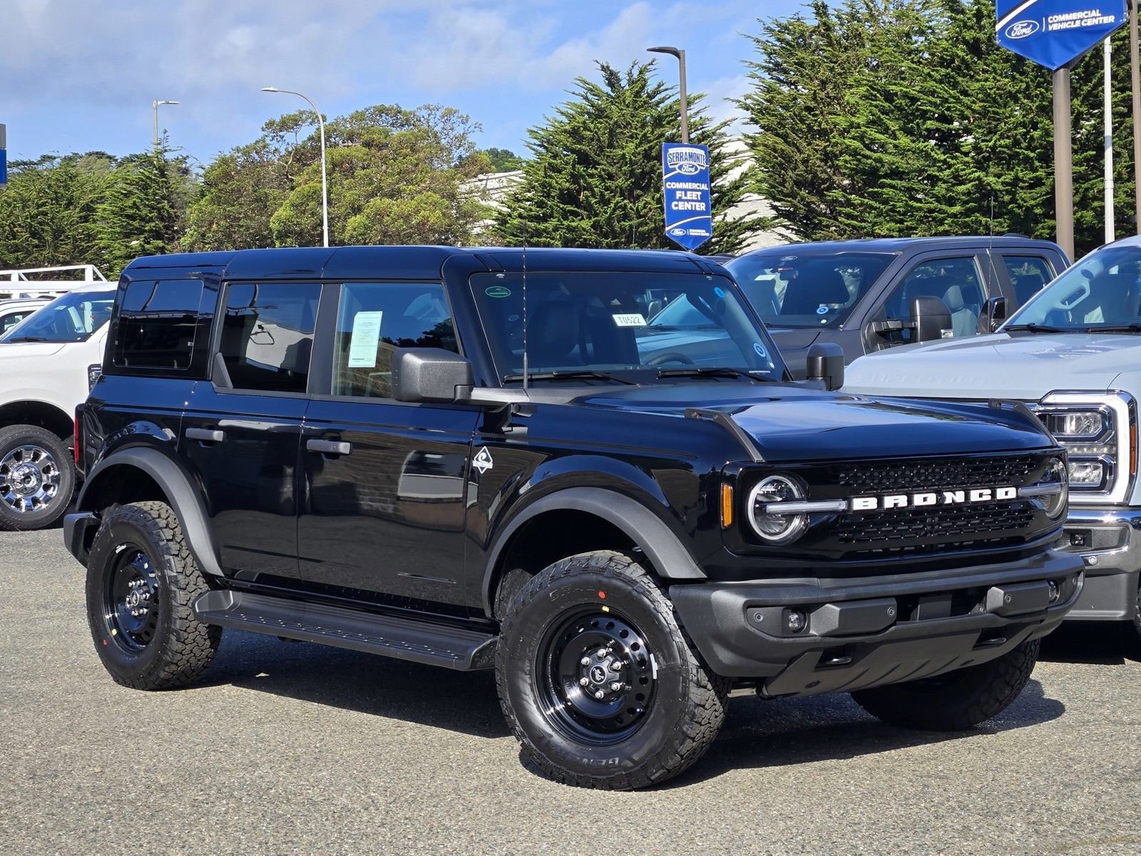 New 2026 Ford Bronco Outer Banks AWD/4WD image 2