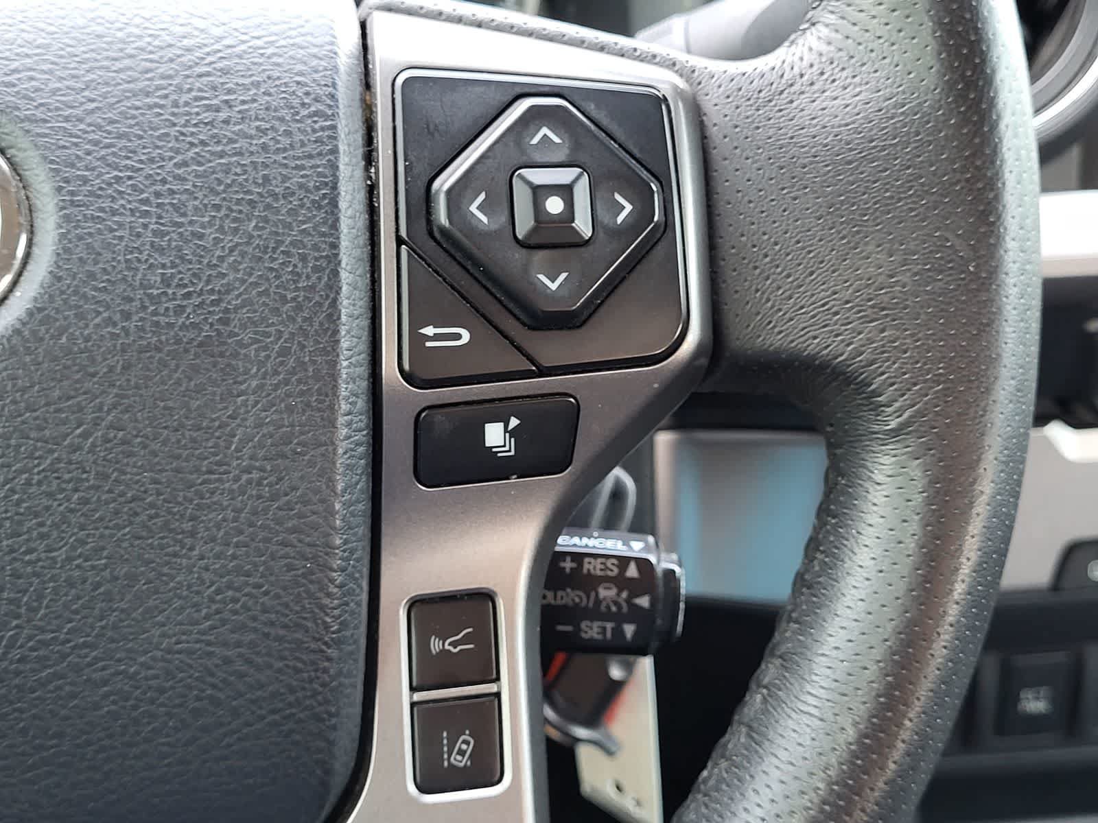 Used 2020 Toyota Tacoma SR5 RWD image 17