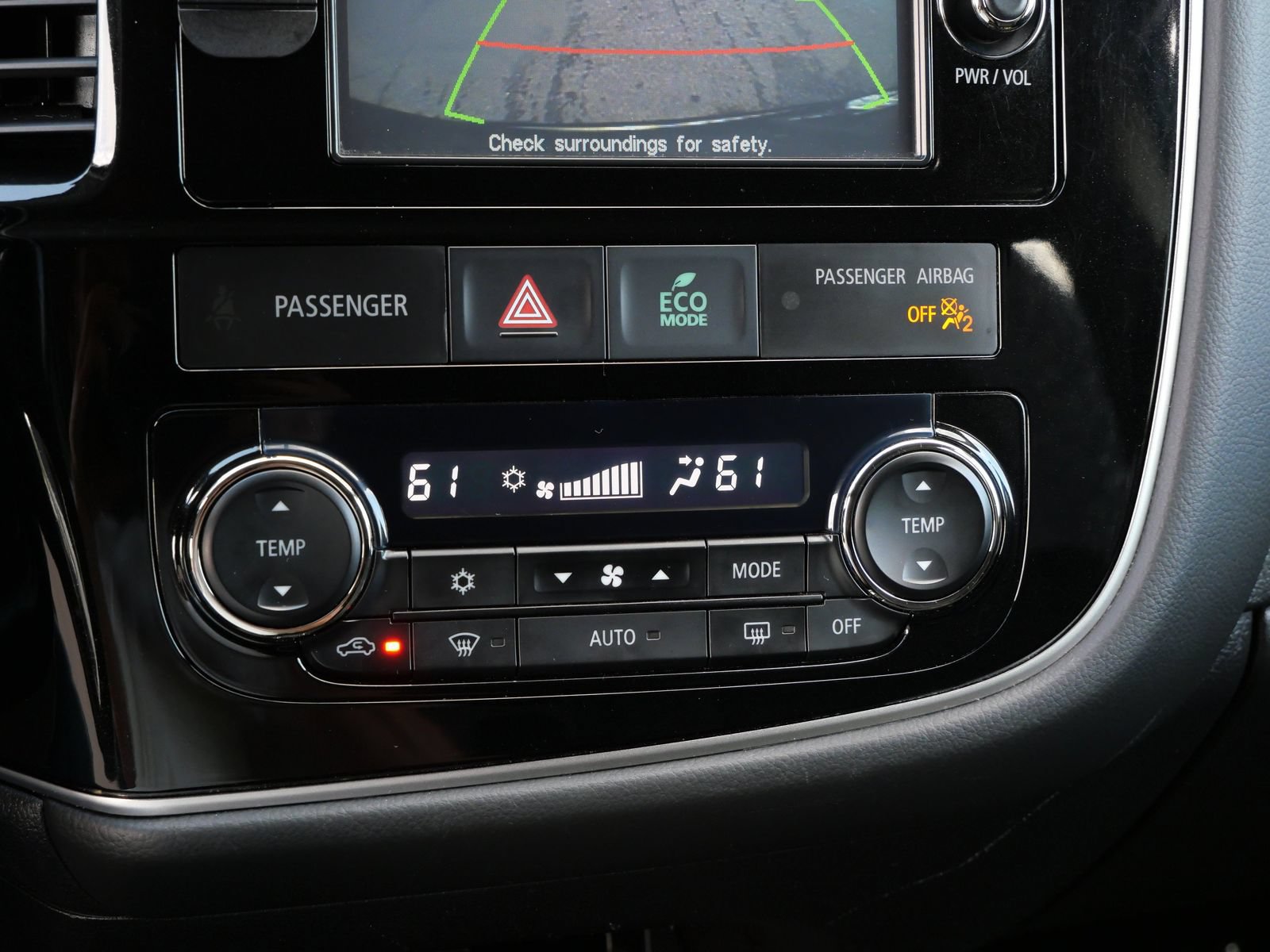 Used 2015 Mitsubishi Outlander SE AWD/4WD image 19